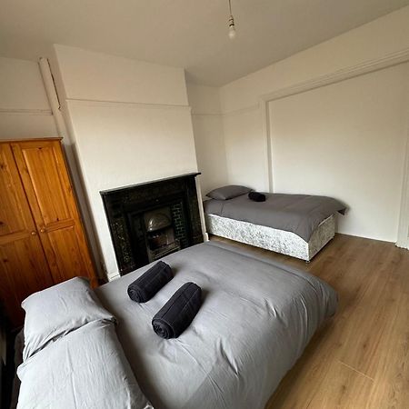 Very Nice Triple Room At 2 Iveragh Rd-5 Dublin Kültér fotó
