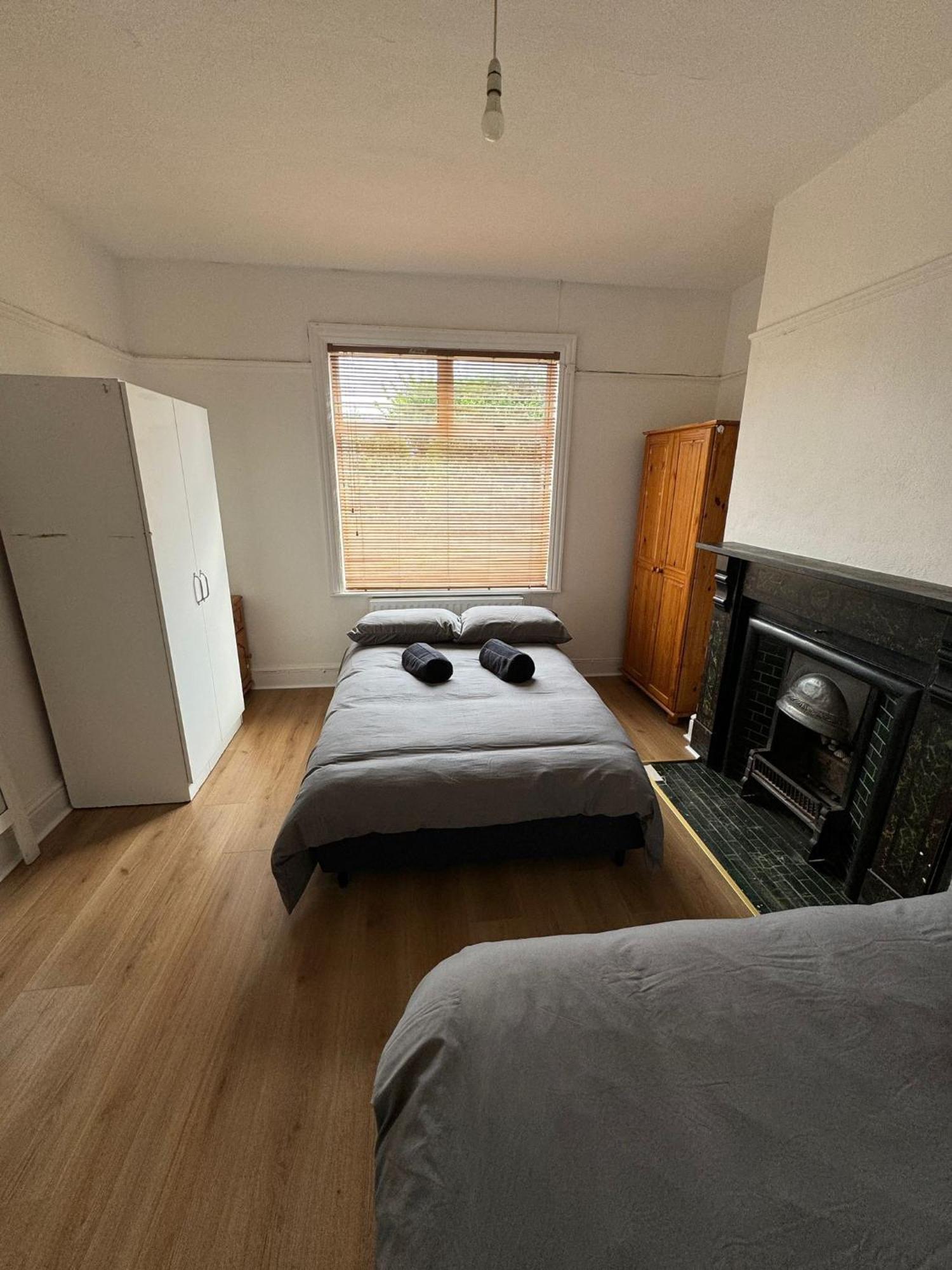 Very Nice Triple Room At 2 Iveragh Rd-5 Dublin Kültér fotó